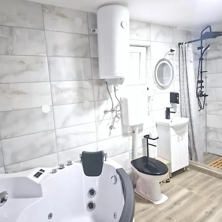 Сasa de vacaciones Black House Spa Gamzigrad